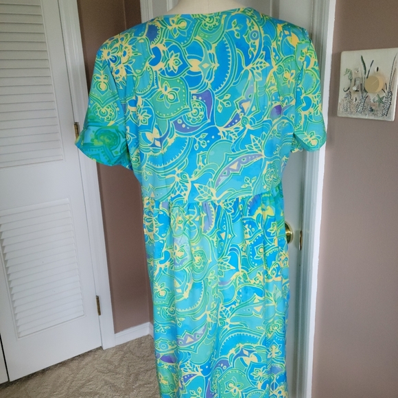 Dress - Picture 2 of 4